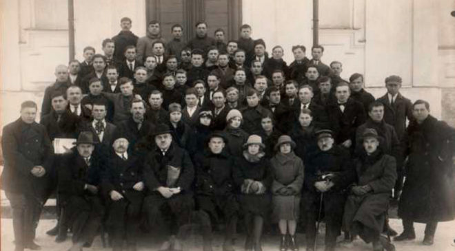 учасників двомісячних кооперативних курсів у Луцьку 1928 року