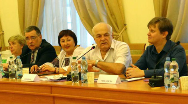Авторка цієї статті